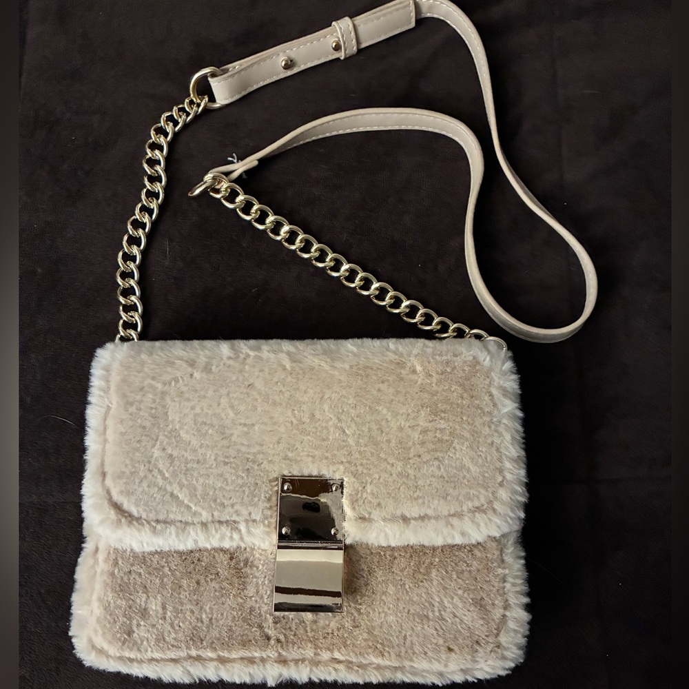 Furry square crossbody bag with chain accent strap